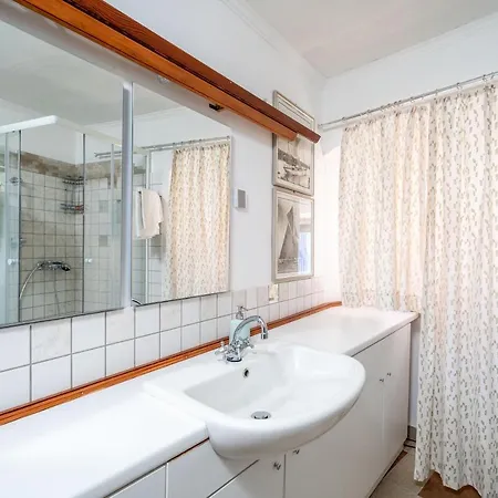 玛尔特克奇尼公寓酒店 *